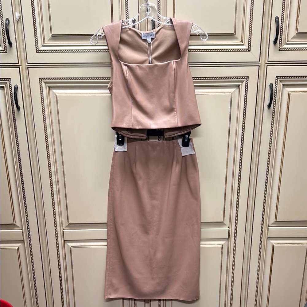 Elegant Tan Sleeveless Skirt Set